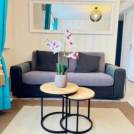 Appartement Magnolia 40M2, Parking Et Wifi Gratuit Montévrain Kültér fotó