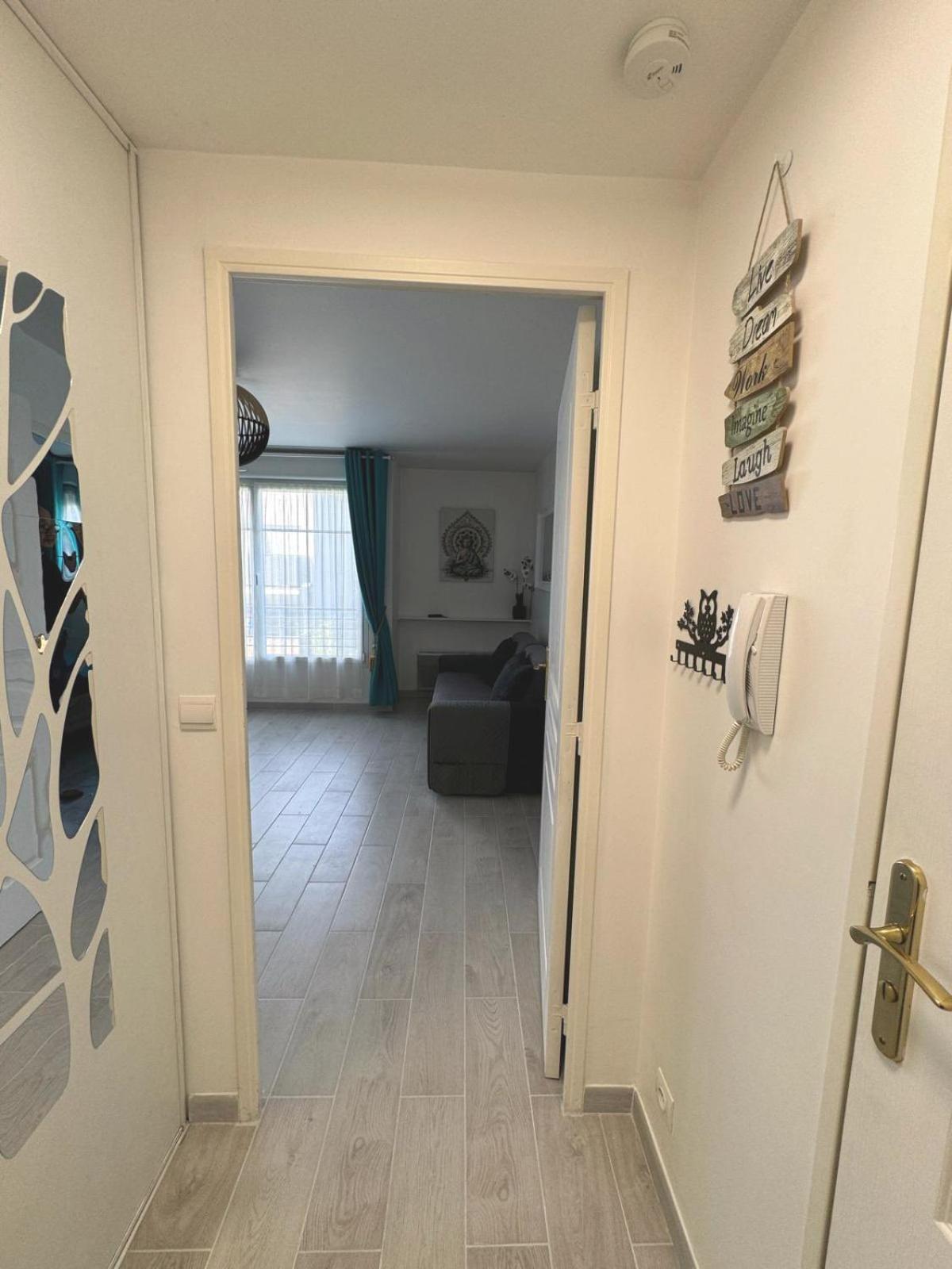 Appartement Magnolia 40M2, Parking Et Wifi Gratuit Montévrain Kültér fotó